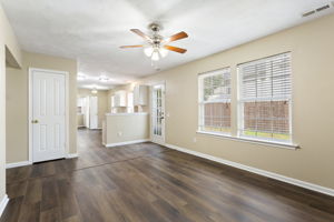 Bright and welcoming living room.
