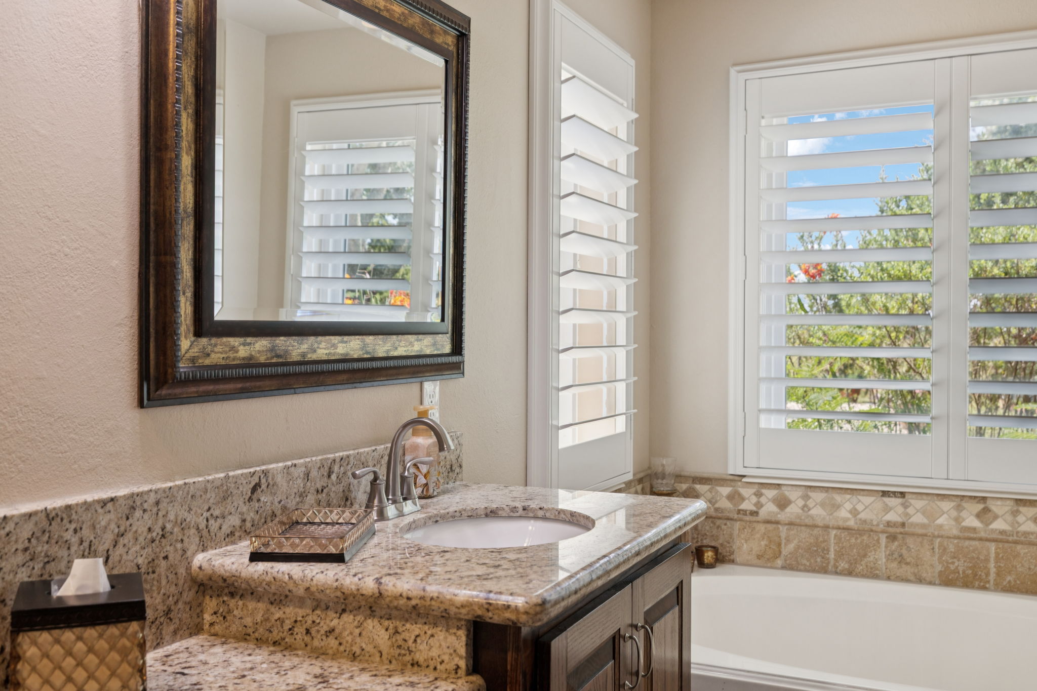 Granite counter tops.