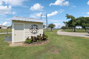 Well / pump house.