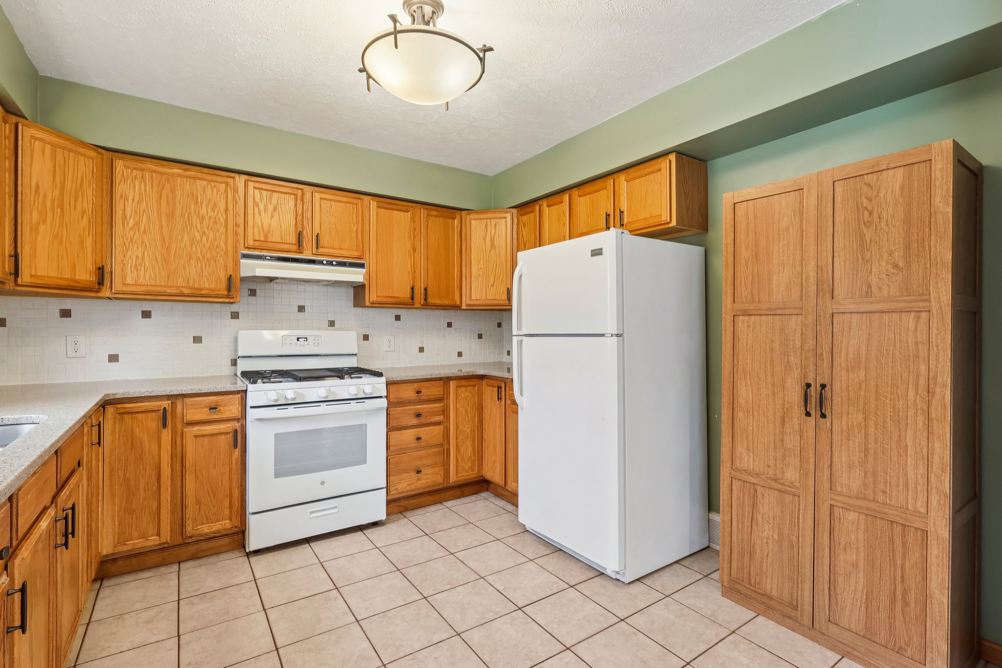 Spencer Dr-S3103-012.jpg