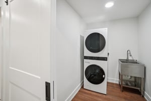 W La Salle St-S1704-021.jpg
