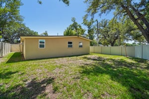 W La Salle St-S1704-040.jpg
