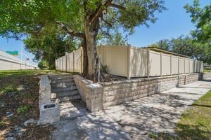 W La Salle St-S1704-042.jpg