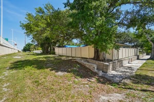 W La Salle St-S1704-043.jpg