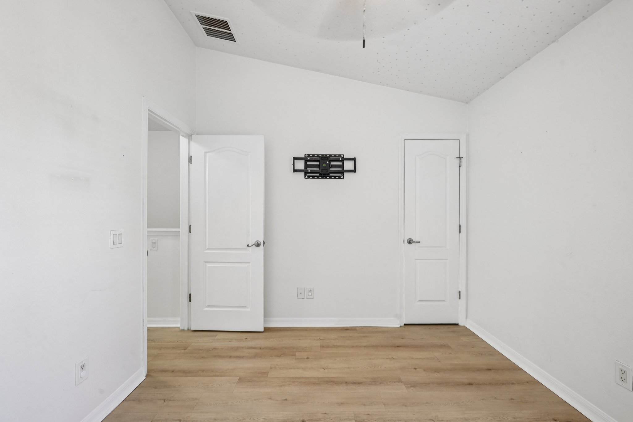 Claridge Pl-S1311-024.jpg