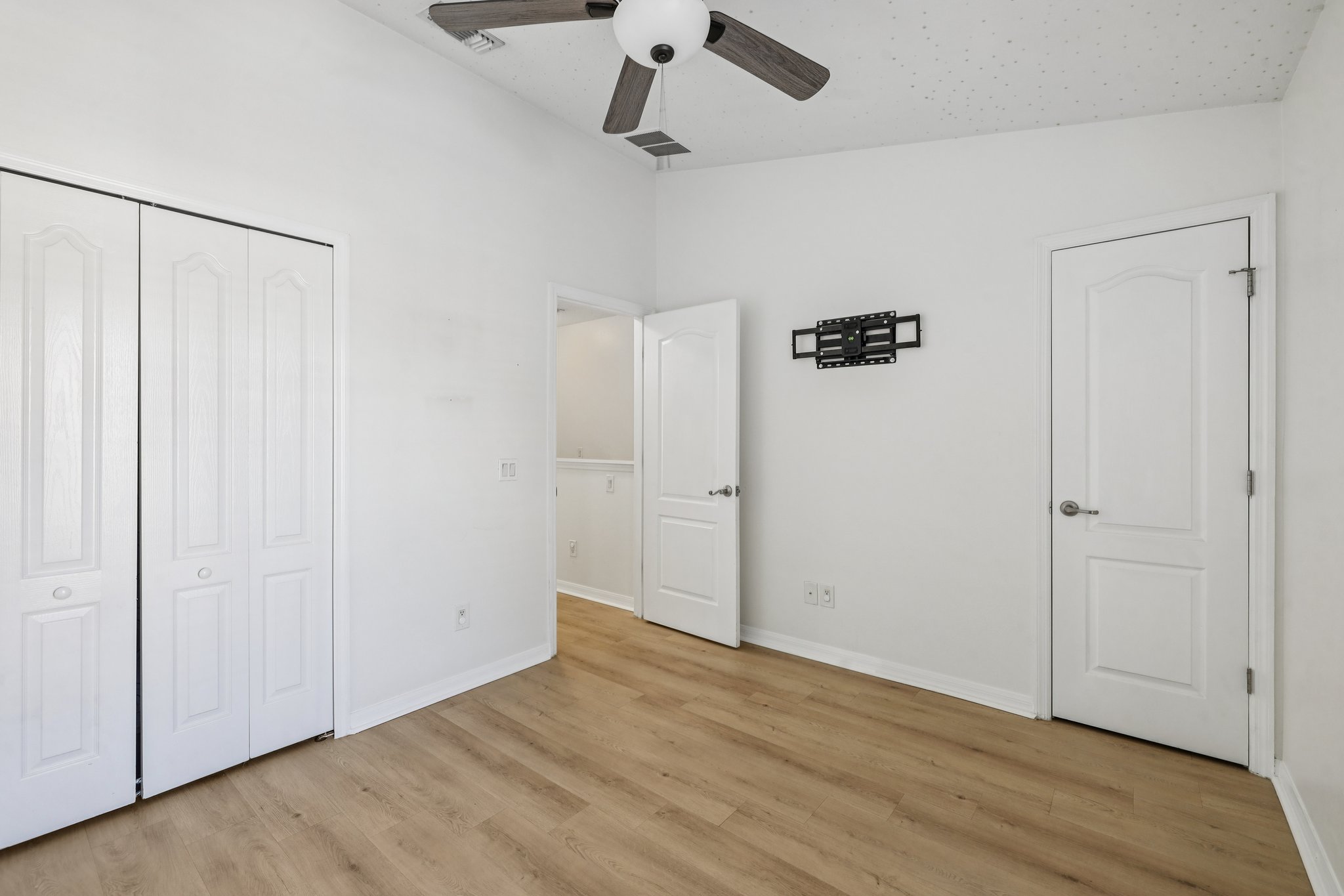 Claridge Pl-S1311-027.jpg