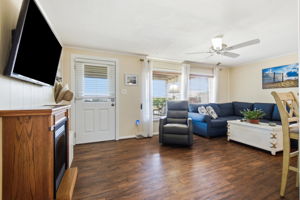  Photo 48
