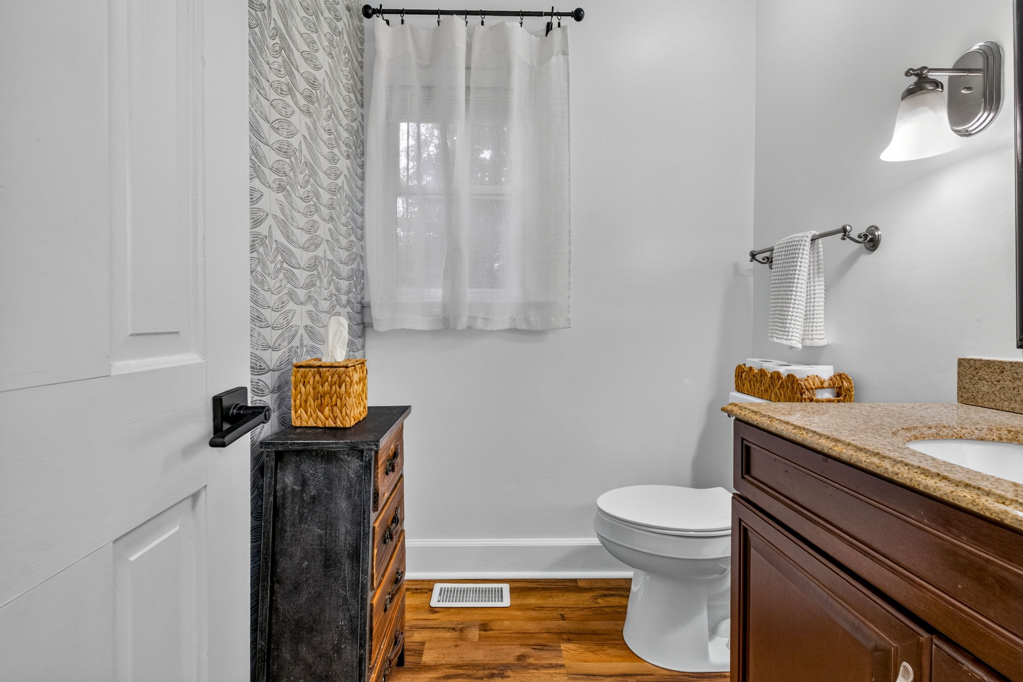  Photo 28