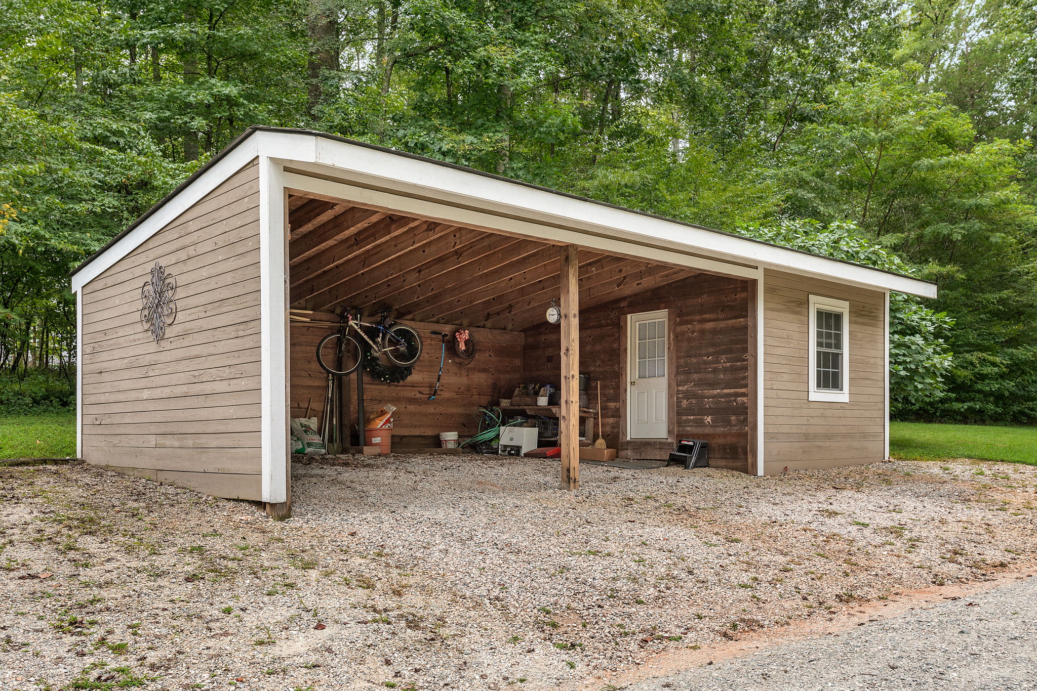 76-Pole Barn