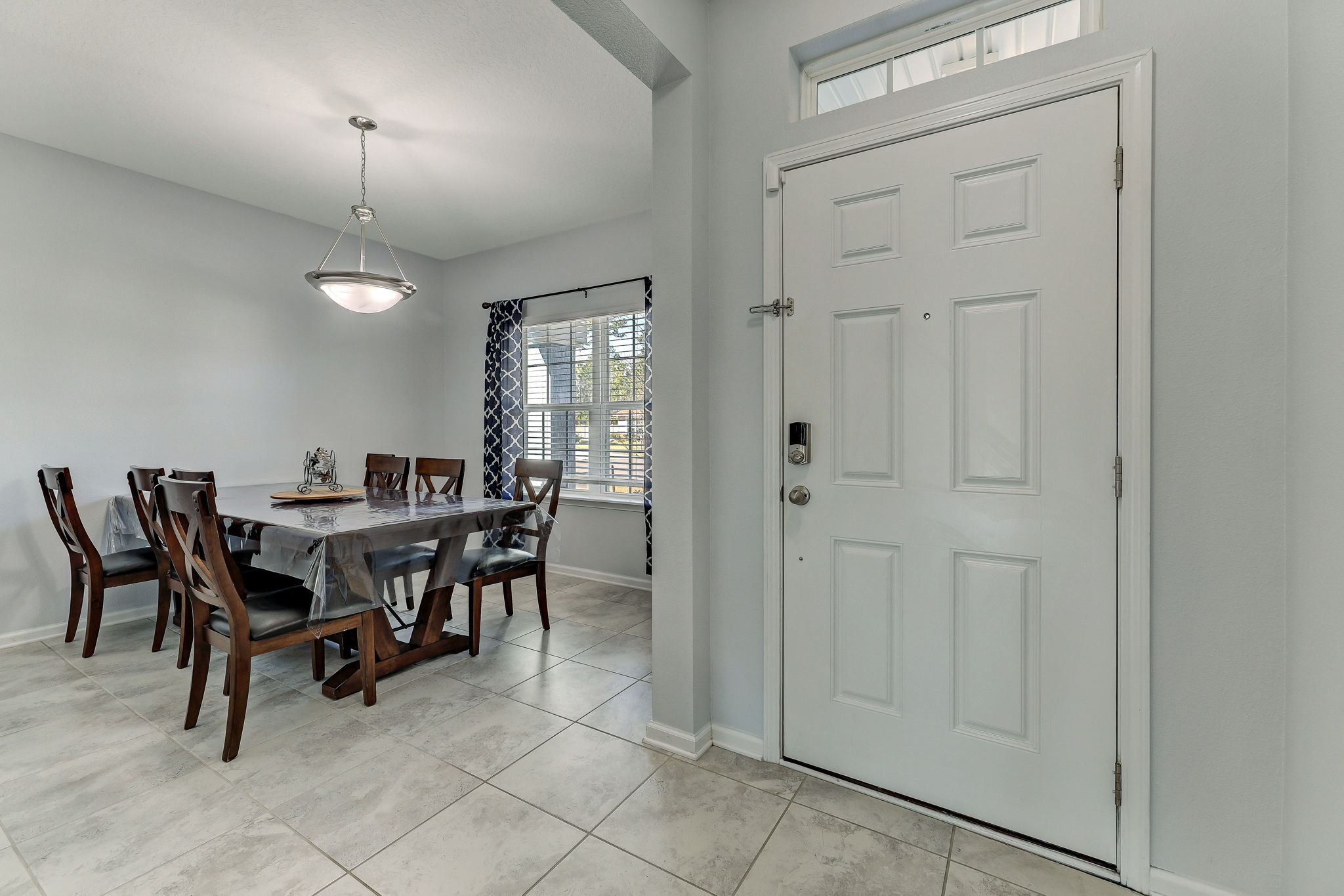 Foyer/Dining Room