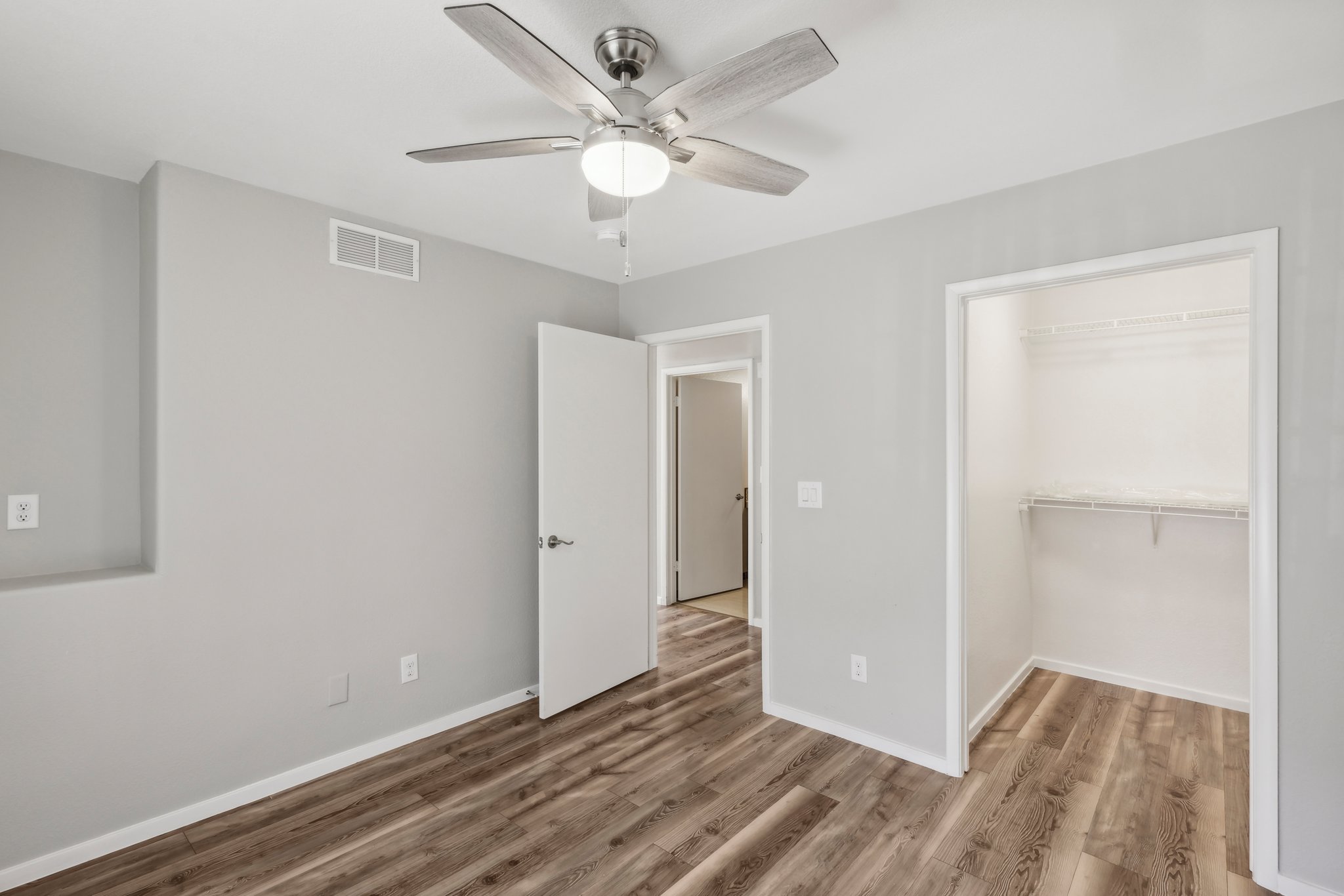 N Buffalo Dr 1133-020.jpg
