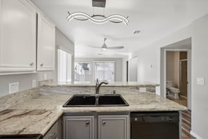 N Buffalo Dr 1133-008.jpg
