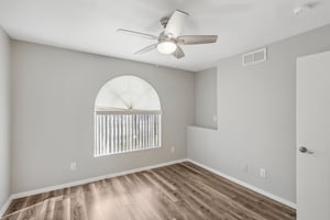 N Buffalo Dr 1133-011.jpg