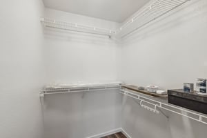 N Buffalo Dr 1133-012.jpg