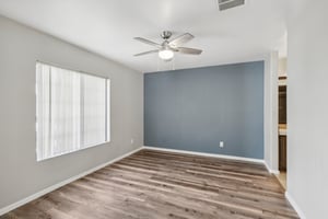 N Buffalo Dr 1133-014.jpg
