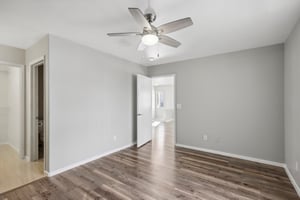 N Buffalo Dr 1133-015.jpg
