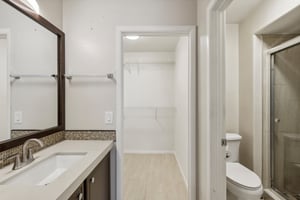 N Buffalo Dr 1133-016.jpg