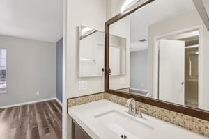 N Buffalo Dr 1133-018.jpg