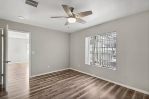 N Buffalo Dr 1133-019.jpg