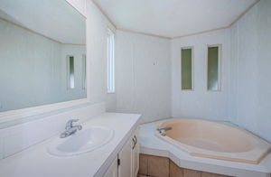 Primary Bathroom 1A-2