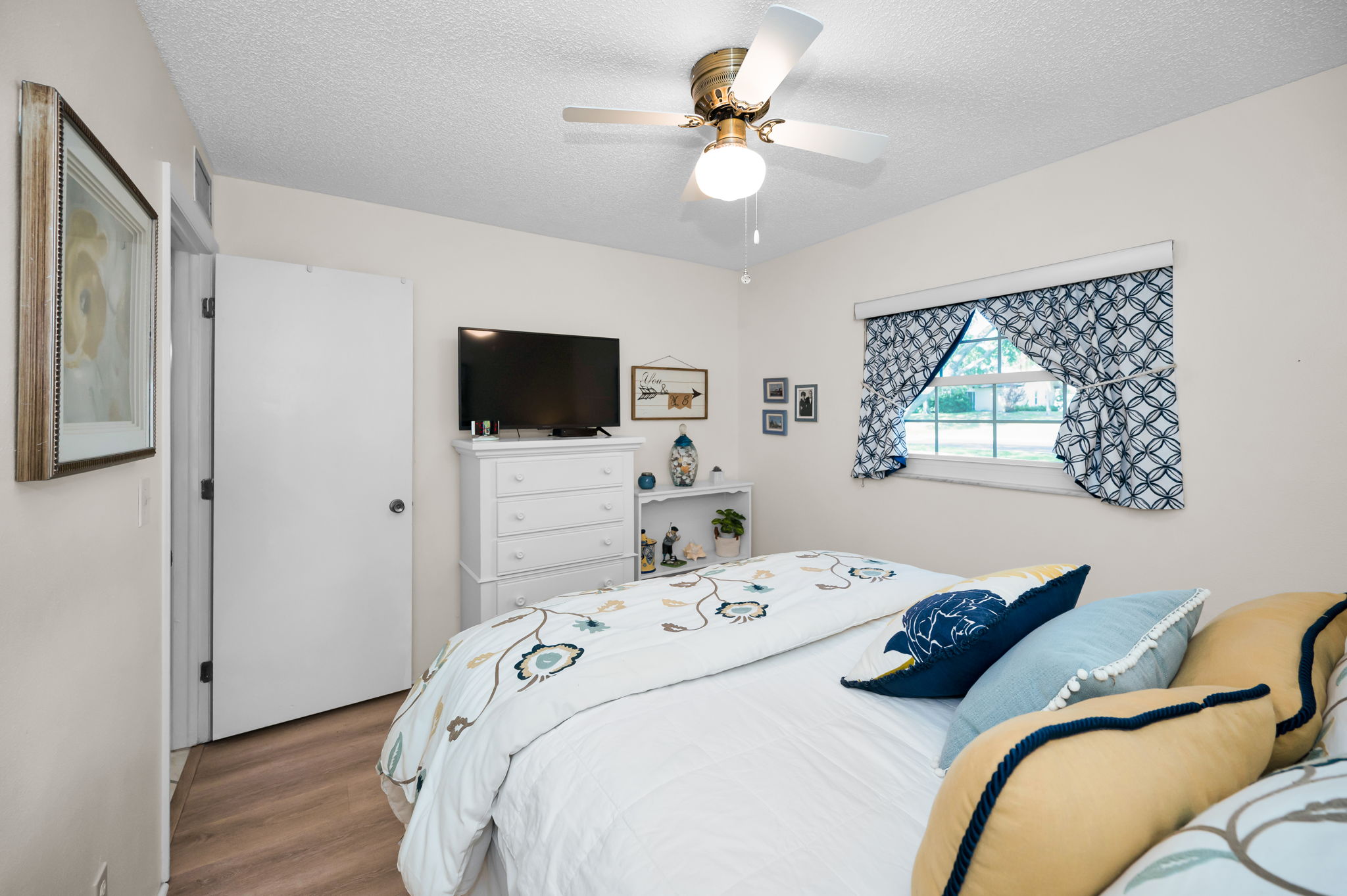 Bedroom2c