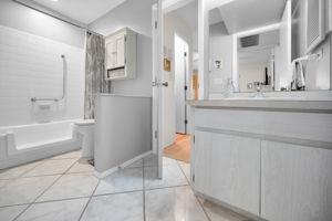 Bathroom1a