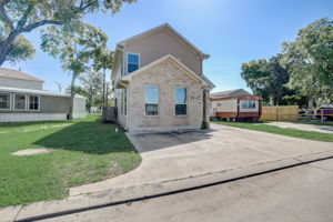 Bay Oaks Harbor Dr-001