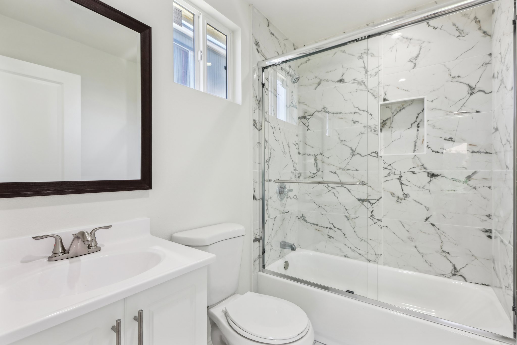 W 60th St-2104-032.jpg