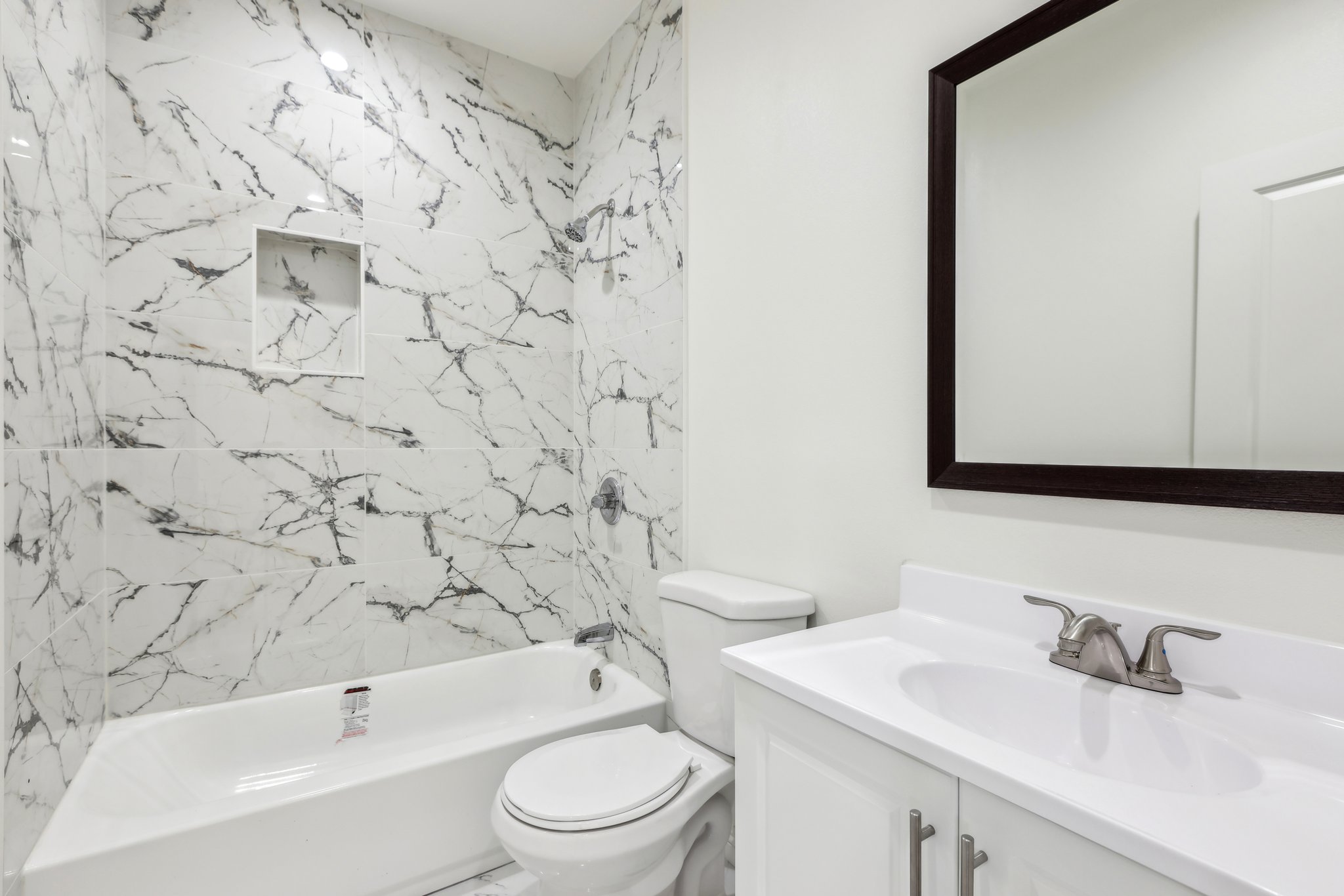 W 60th St-2104-033.jpg
