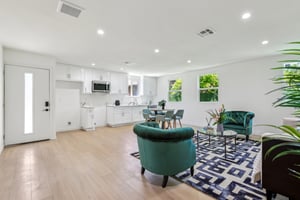 W 60th St-2104-003.jpg