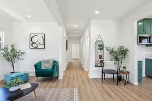 W 60th St-2104-008.jpg