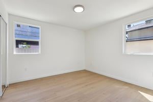 W 60th St-2104-019.jpg