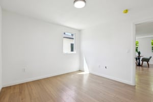 W 60th St-2104-021.jpg