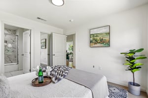 W 60th St-2104-031.jpg