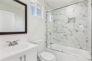 W 60th St-2104-032.jpg