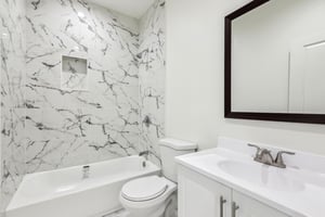 W 60th St-2104-033.jpg