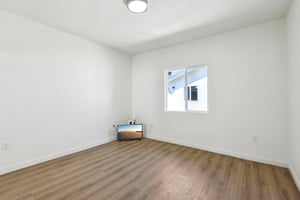 W 60th St-2104-037.jpg