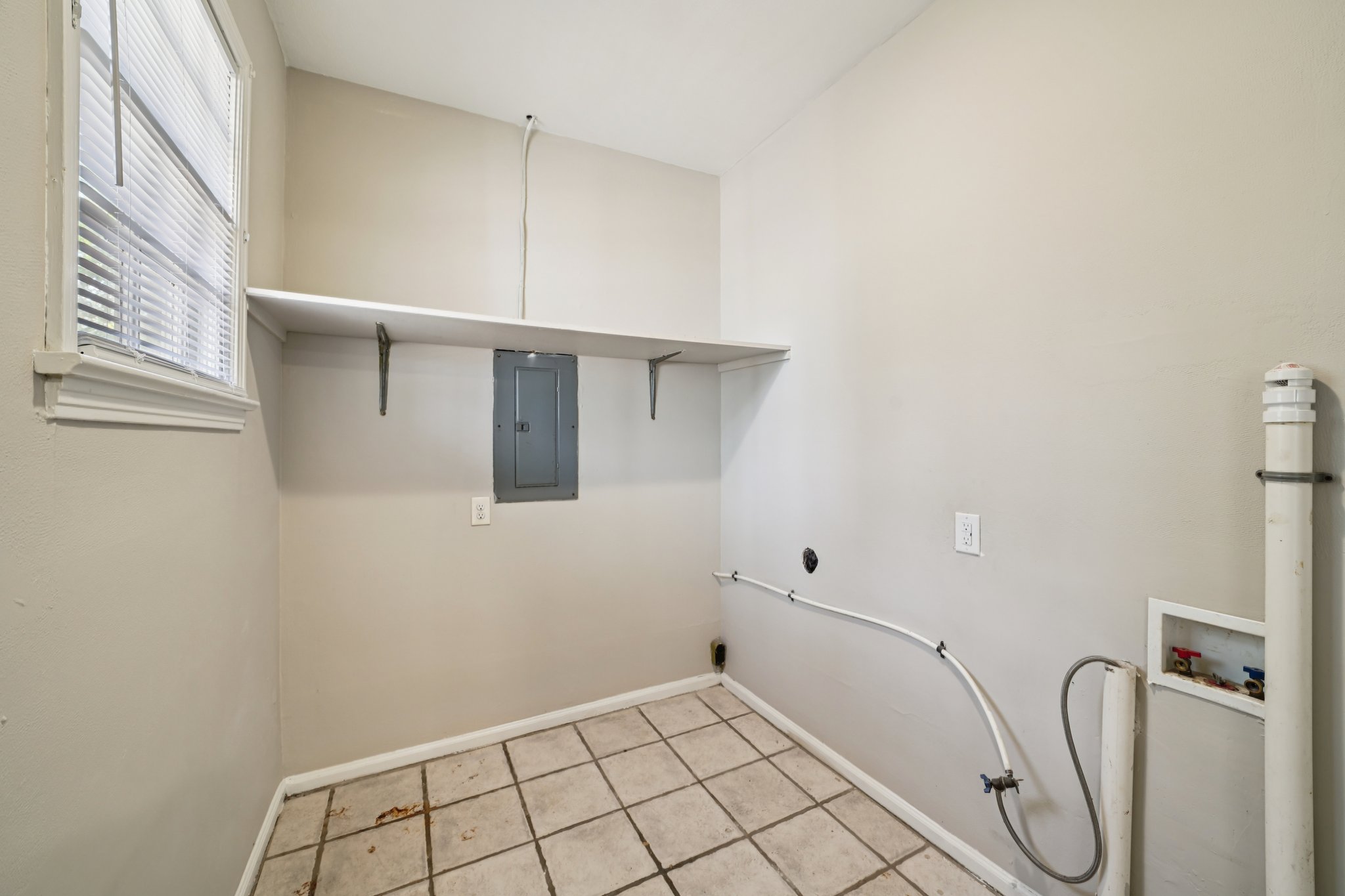 Green Grove Ln-S2911-024.jpg