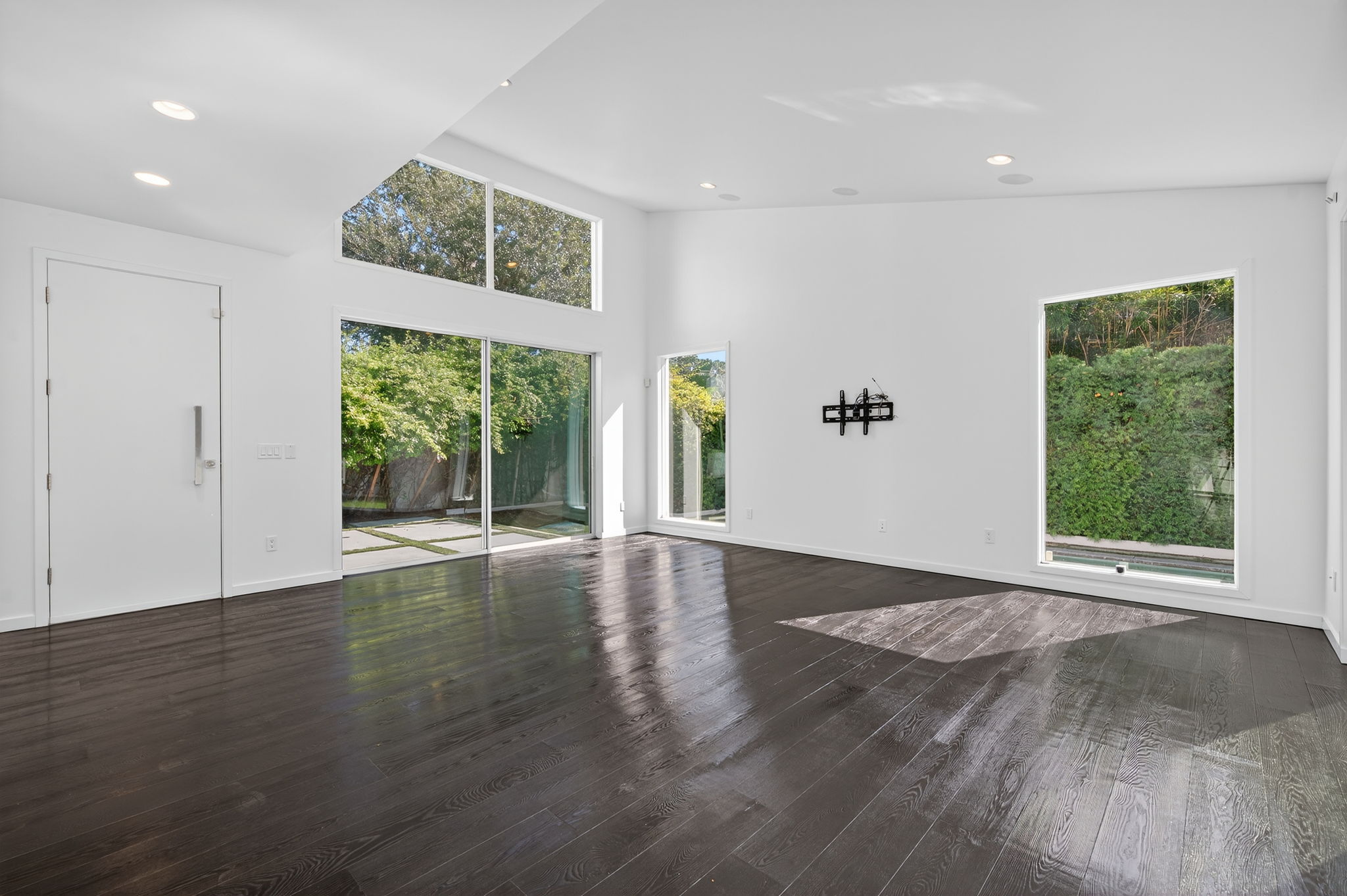 Interiors (4)