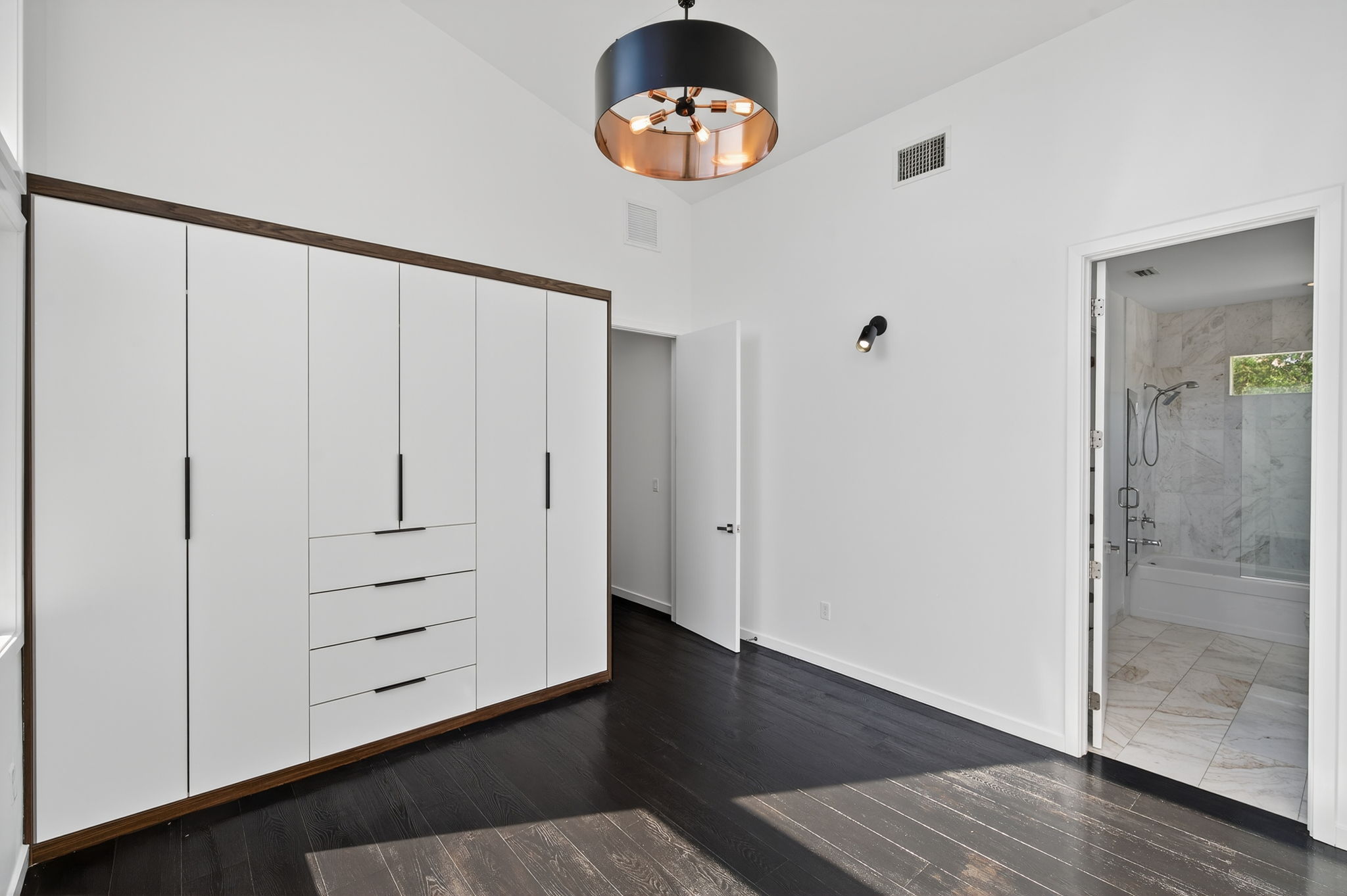 Interiors (27)