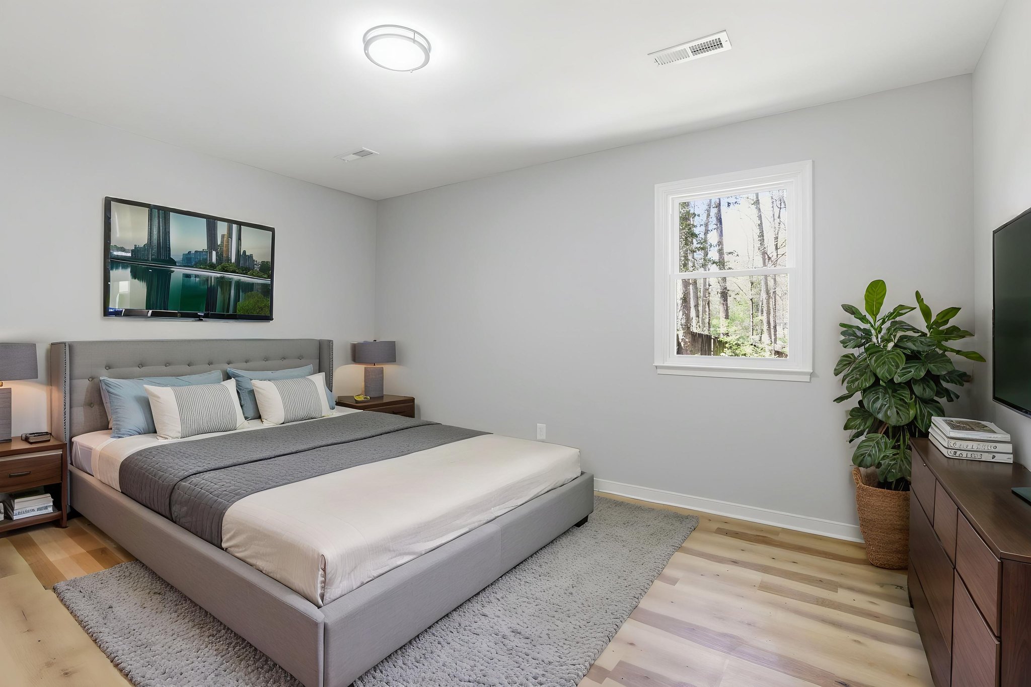 IMG_019 virtually staged.jpeg