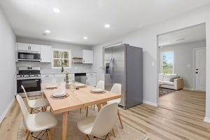 IMG_012 virtually staged.jpeg