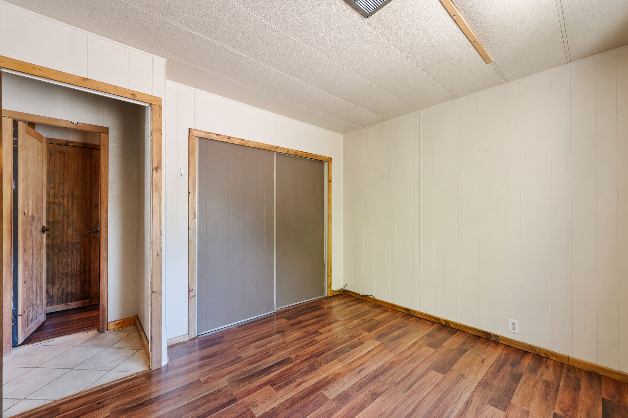 Bedroom 2 (2)