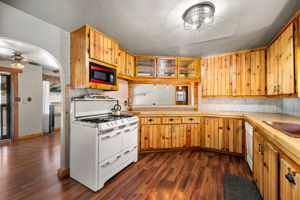 Kitchen (2)
