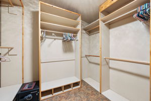 Primary Closet (2)