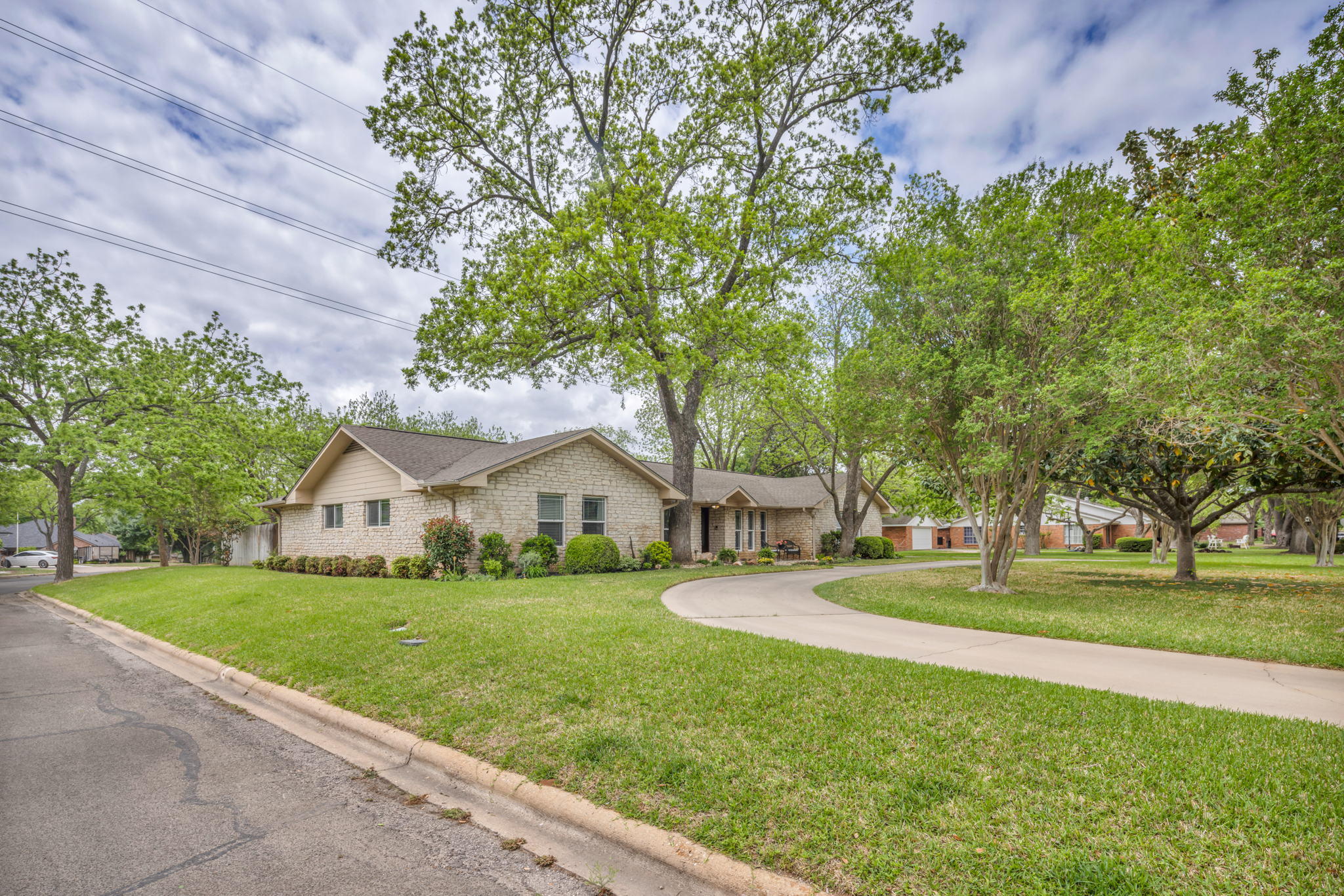 313 Columbine St, Meadowlakes, TX 78654, USA Photo 2