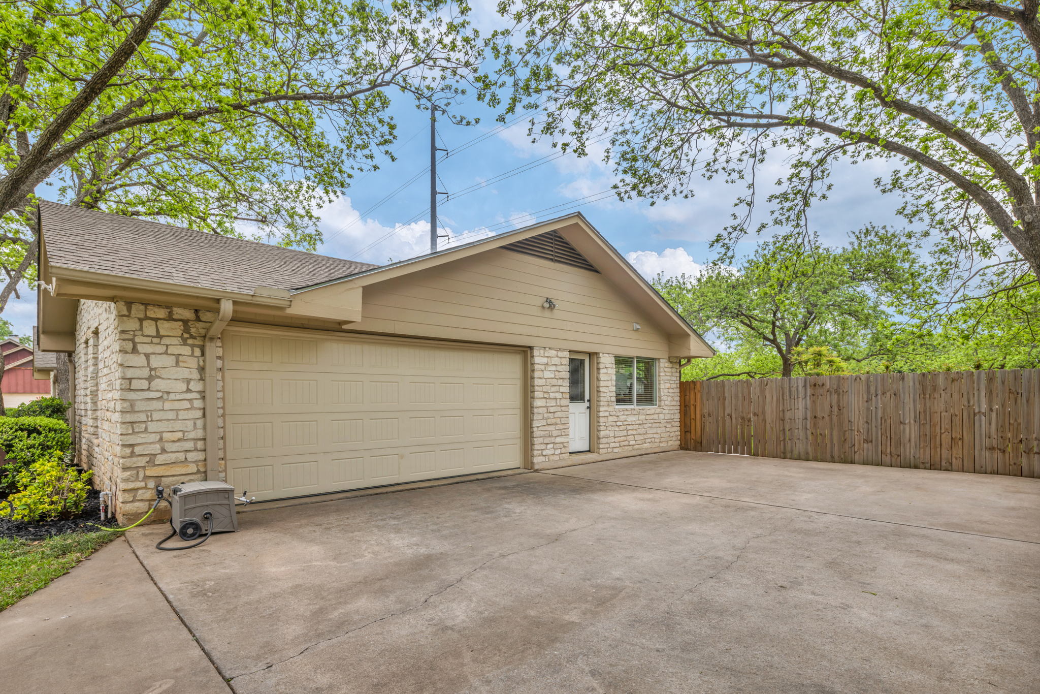313 Columbine St, Meadowlakes, TX 78654, USA Photo 5