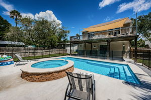 Hot Tub and Pool4