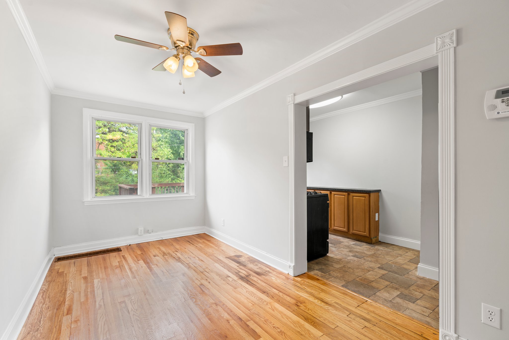 09. Dining room.JPG