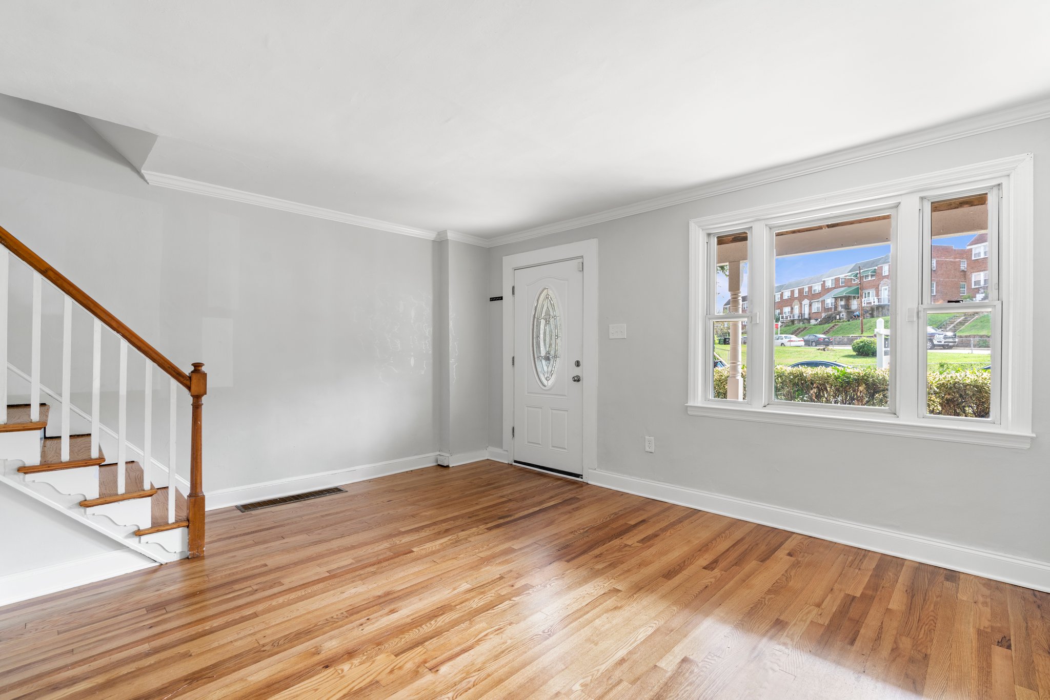 05. Living room.JPG